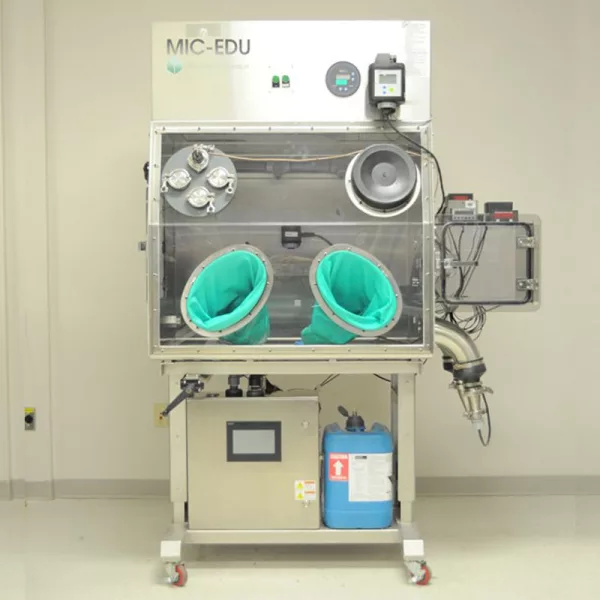 GDS-Isolate-glovebox-full-800