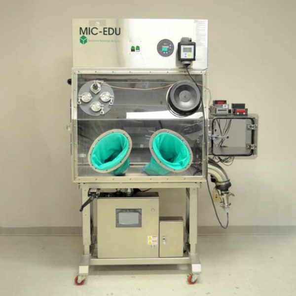 GDS-Isolate-glovebox-full2_800